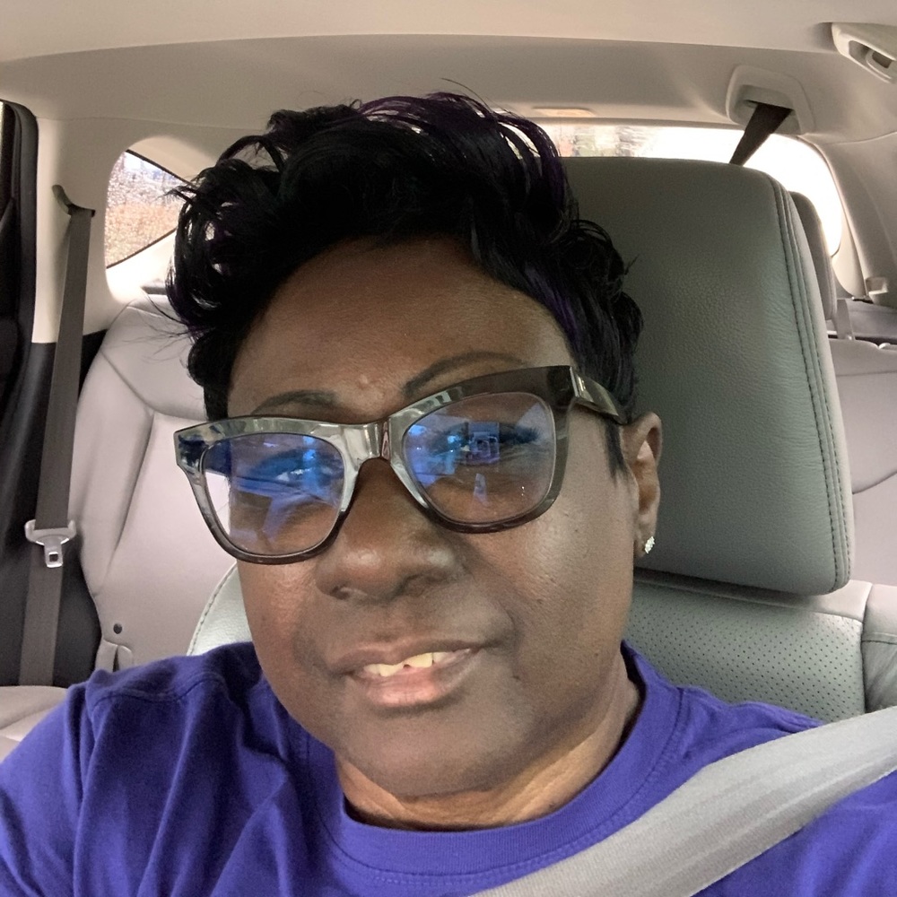 Meet your Posher, Carla